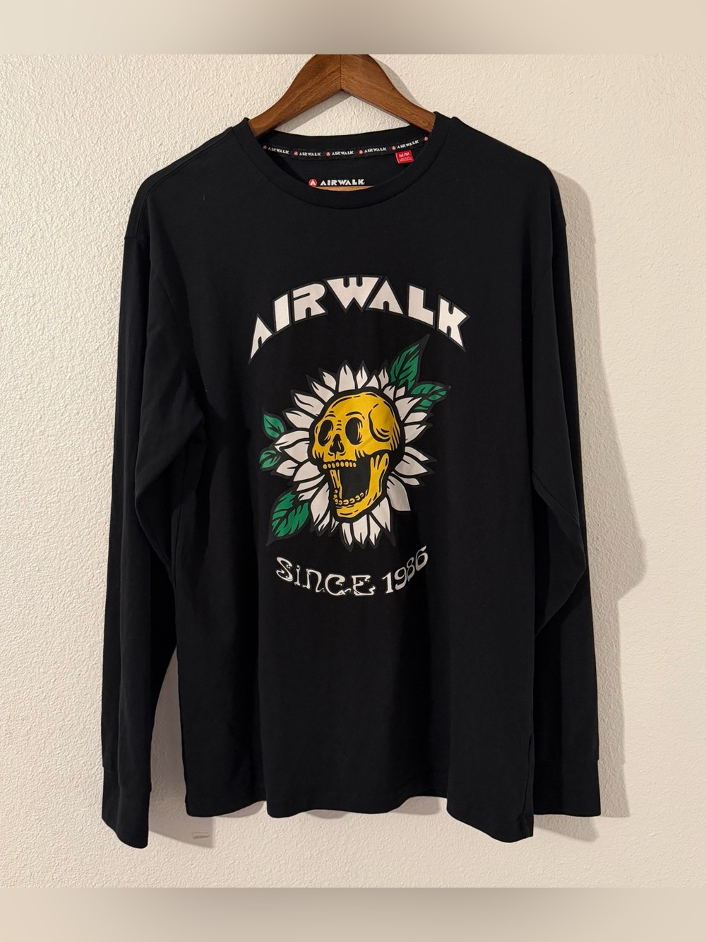 Airwalk Mens Cotton Blend MD Long Sleeve Skull Sunflower Graphic Skate Shirt